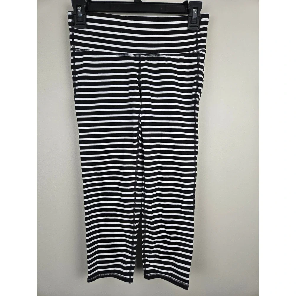 Athleta Womens Black White Striped Ruched Back Cropped‎ Yoga Leggings Small S